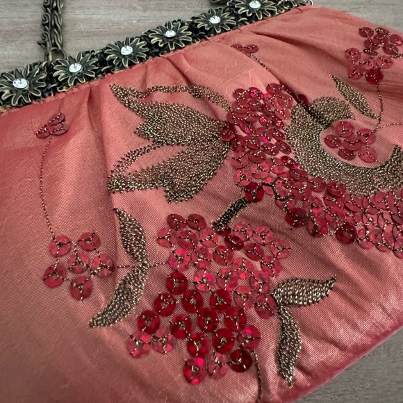 ERMO Sequin Embroidered Coral Floral Evening Clutch Bag - Picture 3 of 6